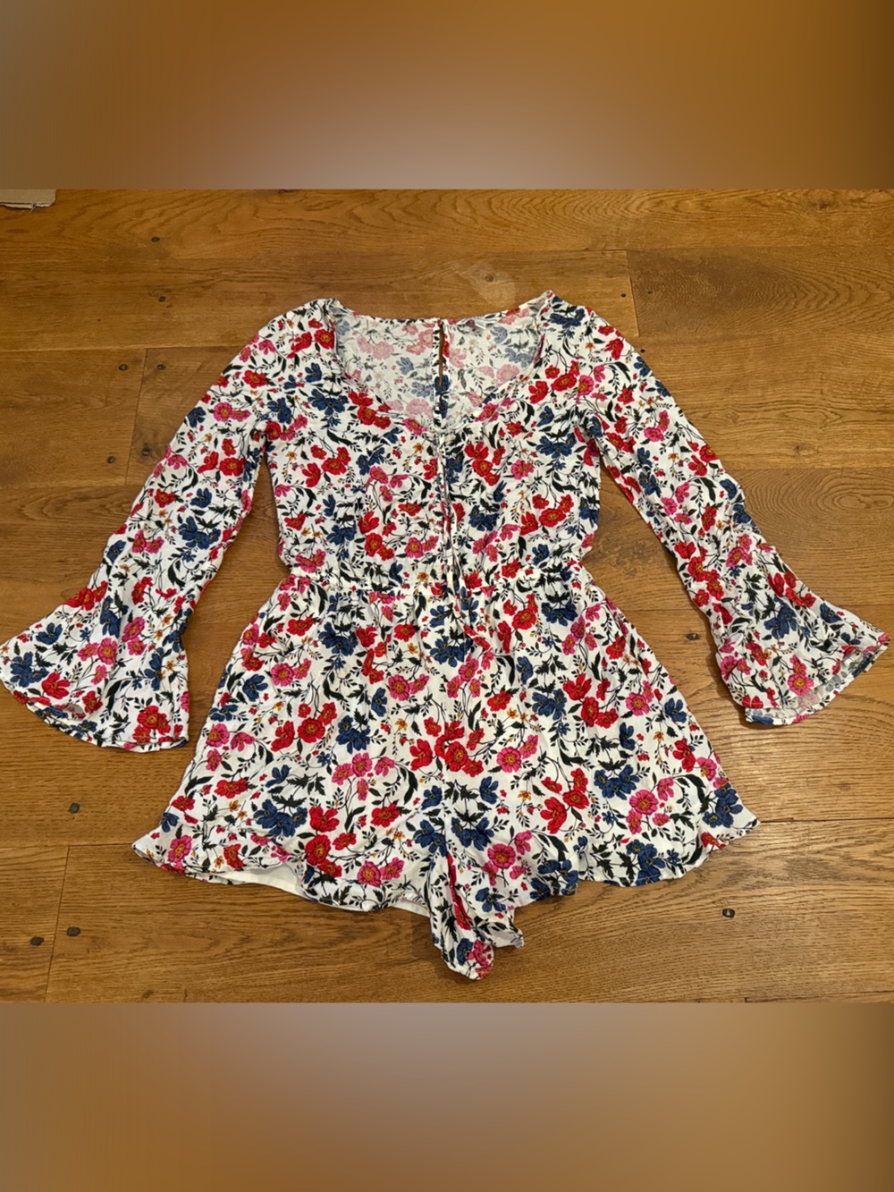 American Eagle (Size M) White Floral Romper
